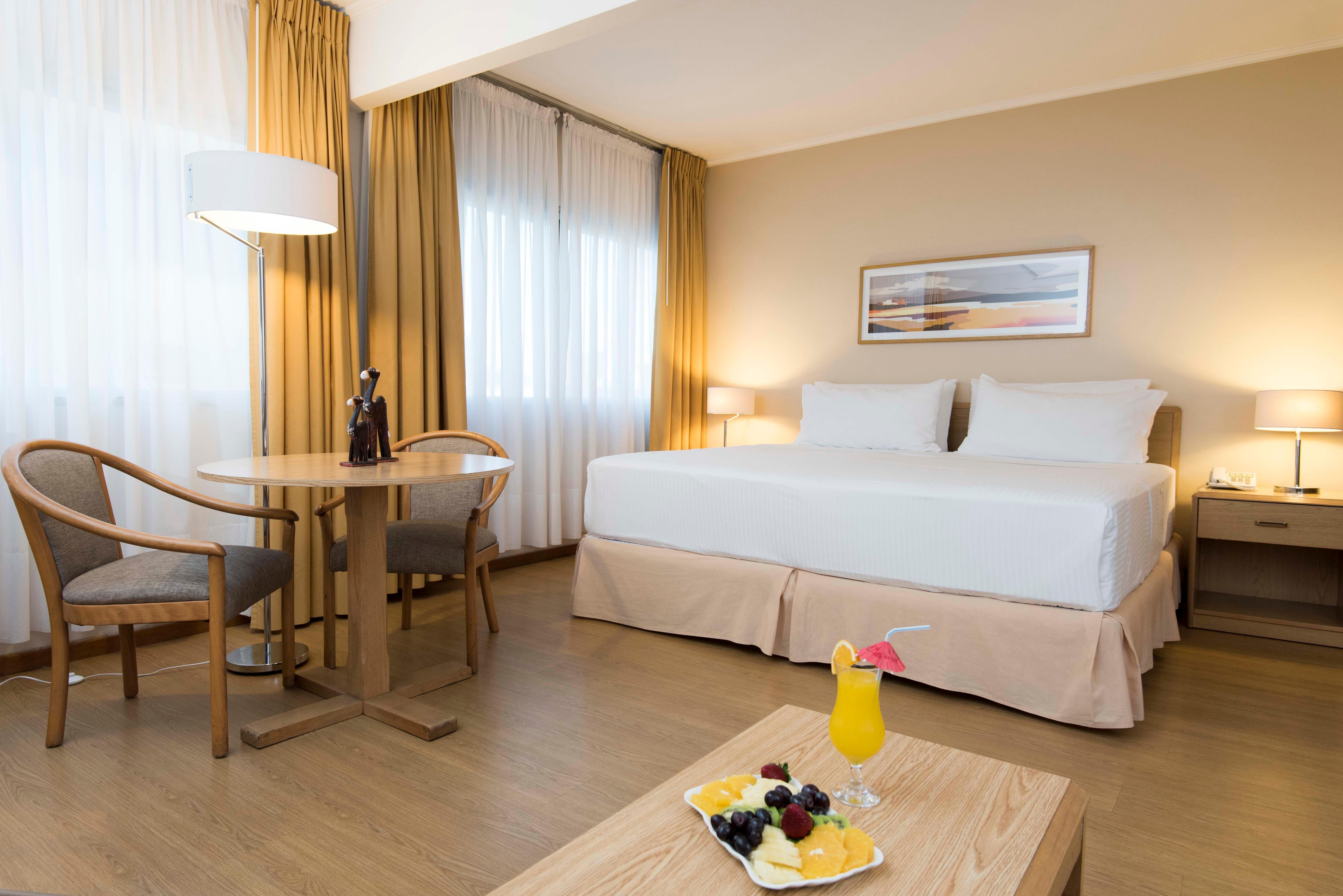 Holiday Inn Montevideo By Ihg Exterior photo