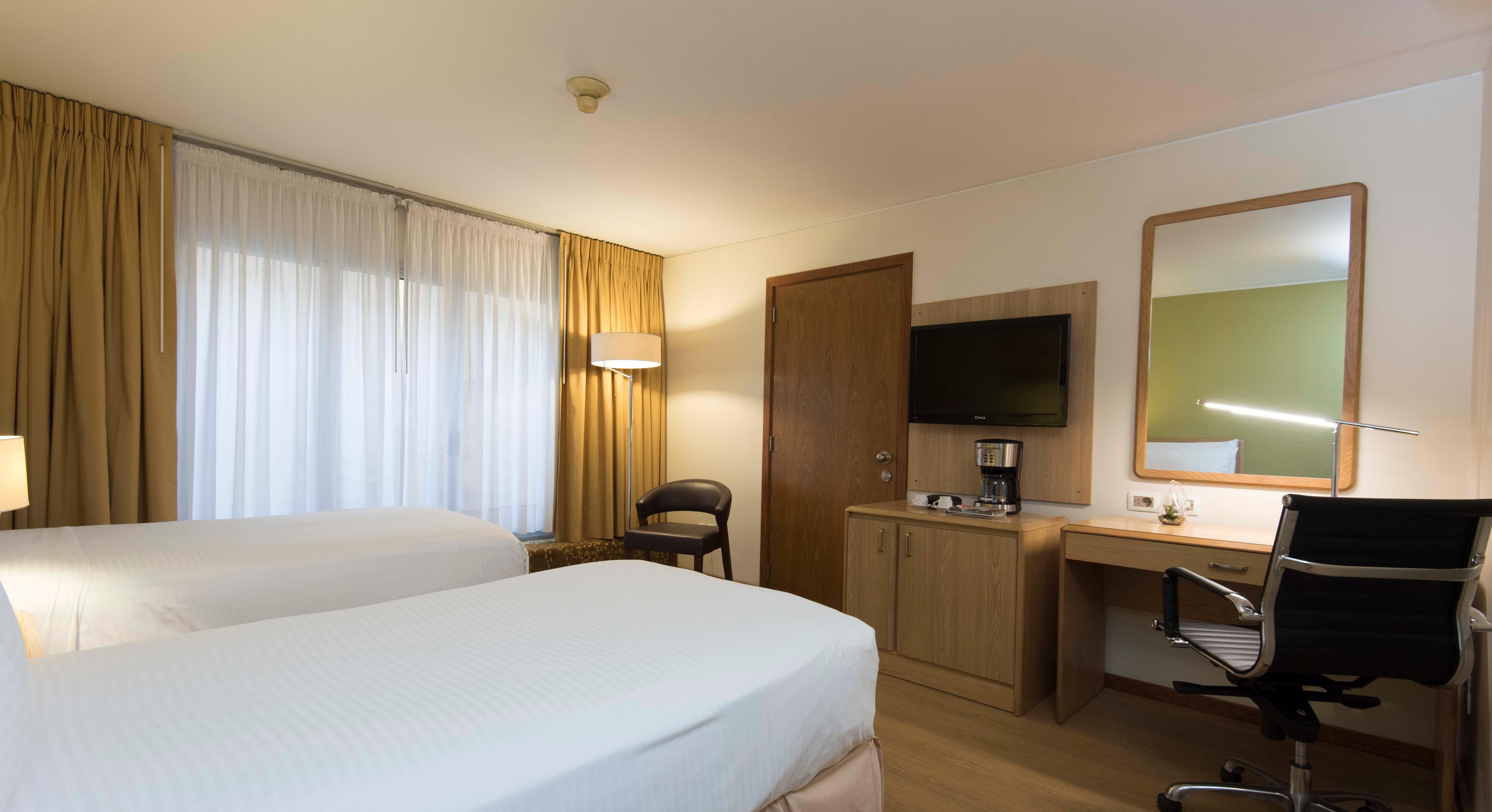 Holiday Inn Montevideo By Ihg Exterior photo