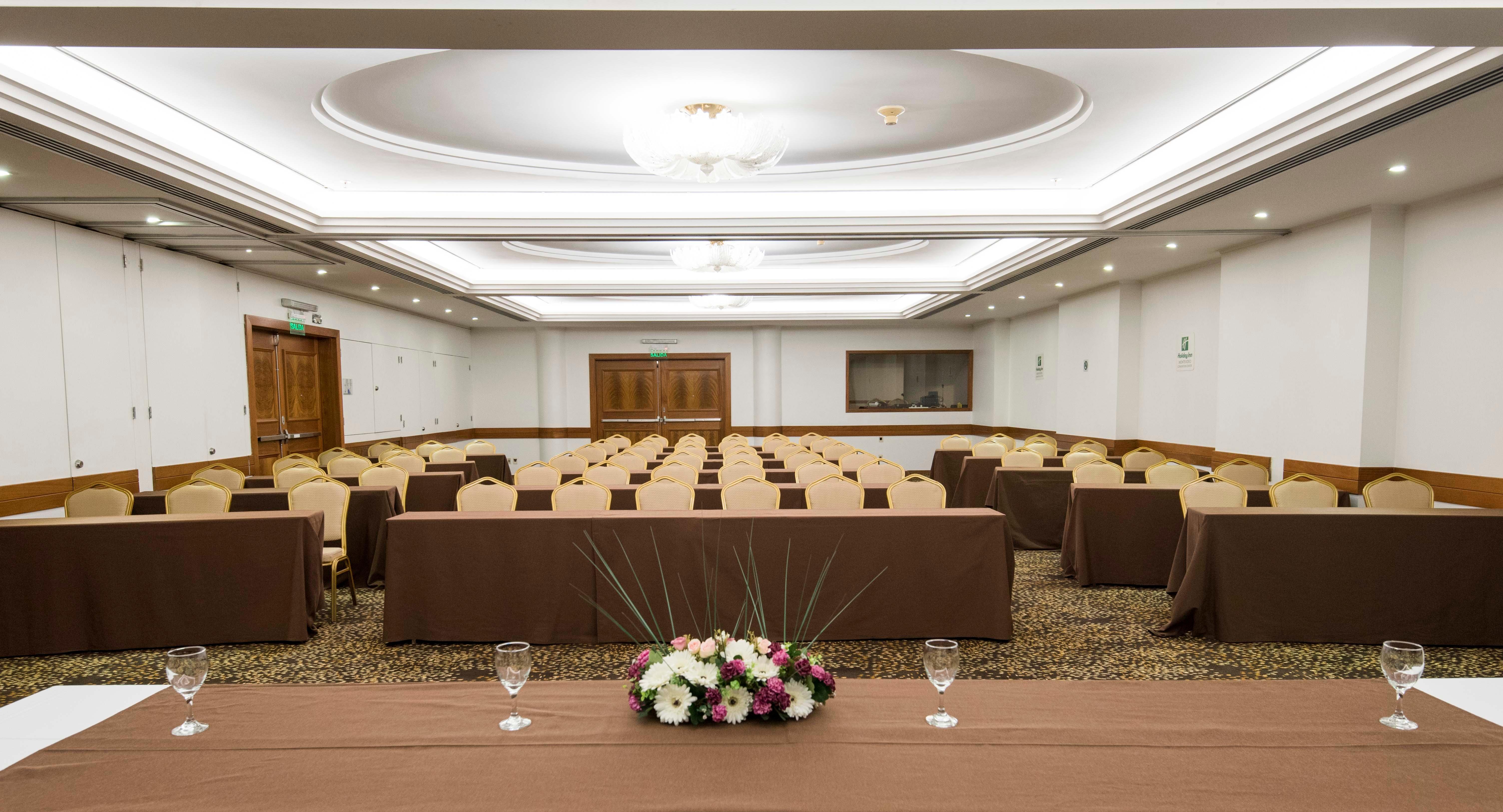 Holiday Inn Montevideo By Ihg Exterior photo